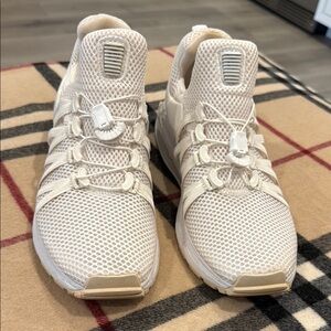 Nike Shox Gravity Sneakers